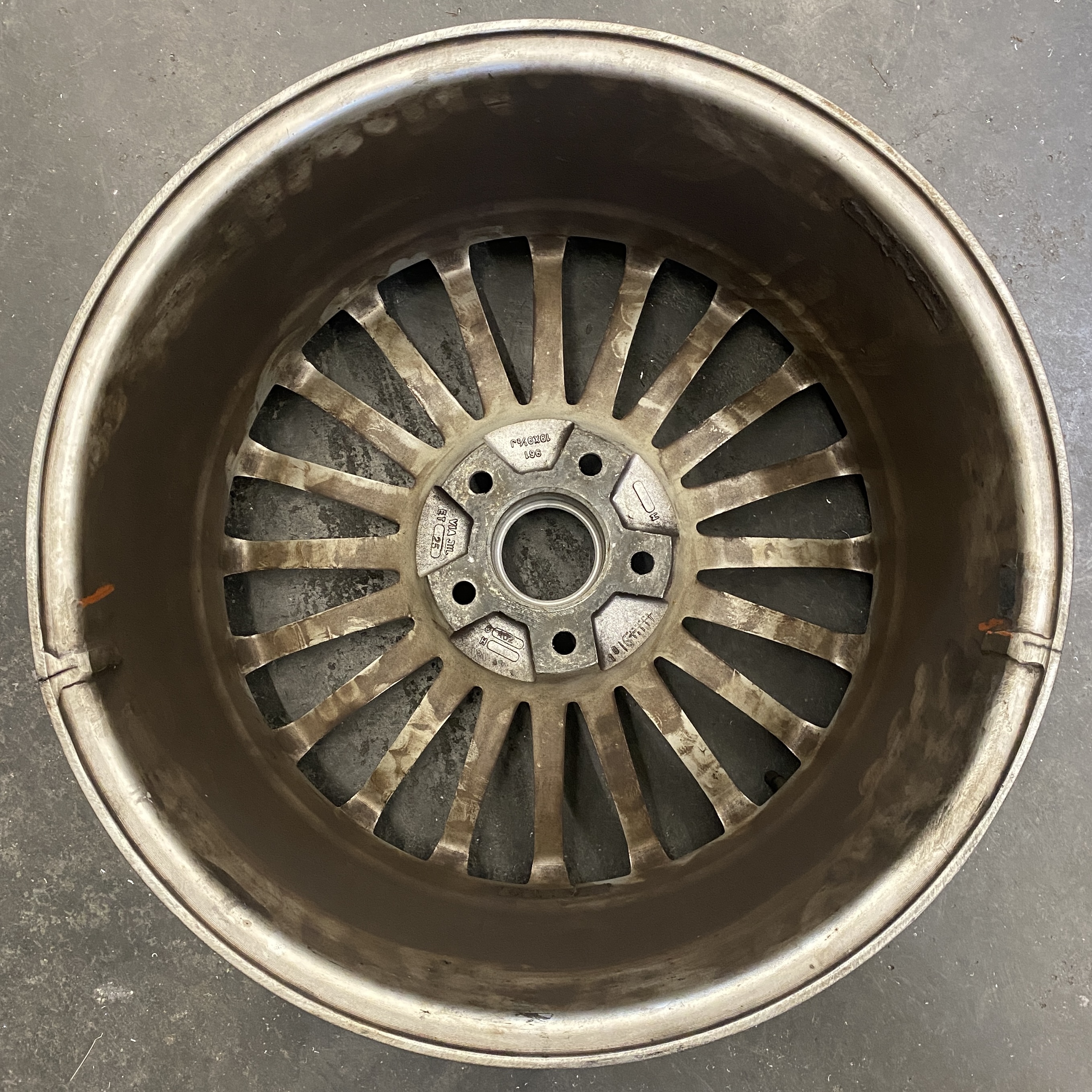 Velg gelast met verkeerd lastoevoegmateriaal, weer gescheurd